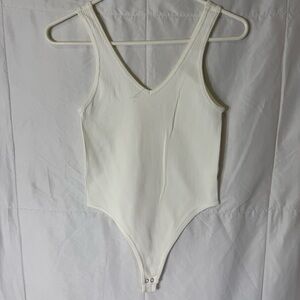 Gypsy + Jade White Ribbed Bodysuit XS/S‎ V-Neck Sleeveless Stretch Snap Closure